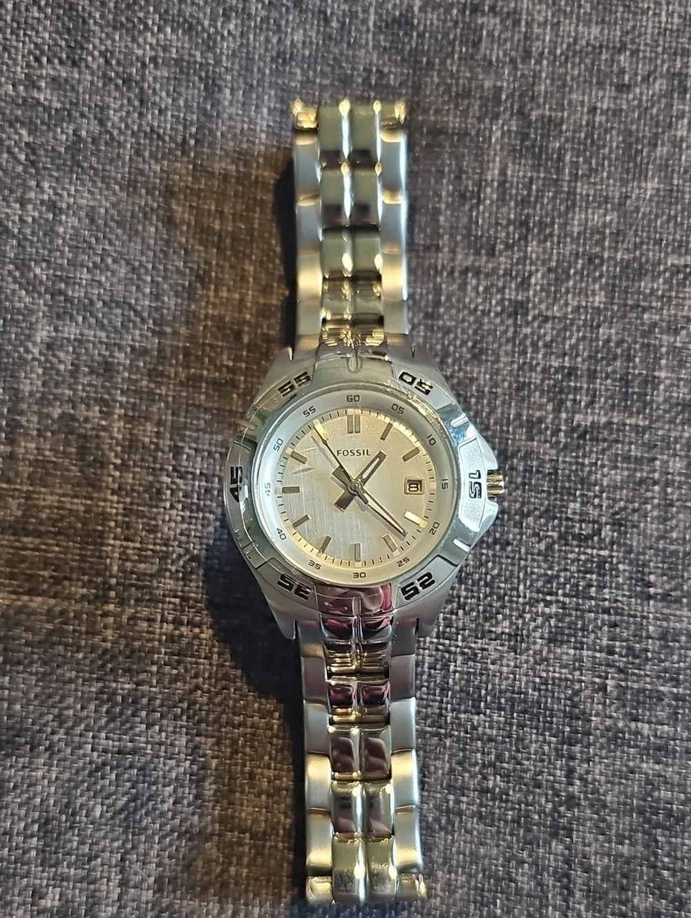 Fossil Silver Stainless Steel Watch Silver Dial Women Accessories Pt 5339